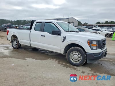 Czwarte zdjęcie samochodu z boku: 2023 FORD F150 SUPER CAB VIN:1FTEX1C5XPKF28691 - miniatura
