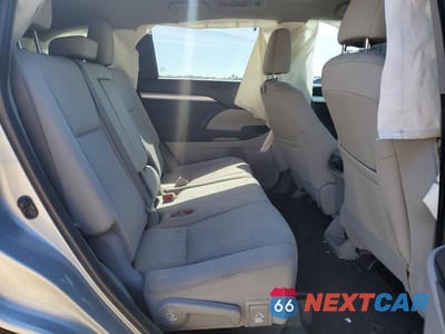 Zdjęcie 10 z 11 samochodu: 2019 TOYOTA HIGHLANDER LE VIN:5TDZARFHXKS047378 - miniatura