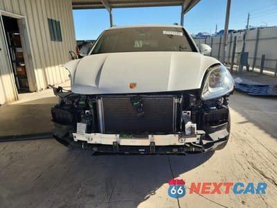 Piąte zdjęcie samochodu w środku: 2023 PORSCHE CAYENNE BASE VIN:WP1AA2AY3PDA03641 - miniatura