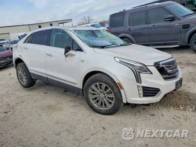Czwarte zdjęcie samochodu z boku: 2018 CADILLAC XT5 LUXURY VIN:1GYKNCRSXJZ126177 - miniatura