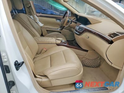 Zdjęcie 7 z 12 samochodu: 2012 MERCEDES-BENZ S 550 4MATIC VIN:WDDNG9EB7CA424246 - miniatura