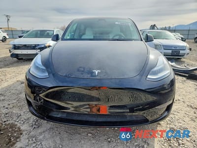 Piąte zdjęcie samochodu w środku: 2023 TESLA MODEL Y VIN:7SAYGDEF0PF738897 - miniatura