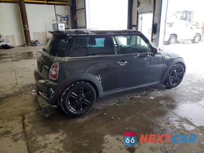 Trzecie zdjęcie samochodu z tyłu: 2013 MINI COOPER S VIN:WMWSV3C51DT479761 - miniatura