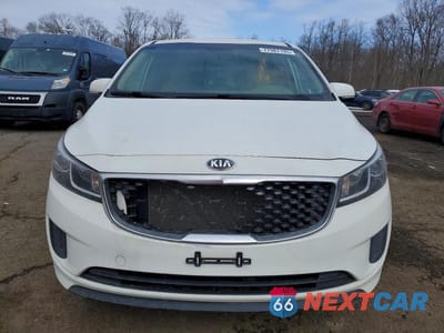 Piąte zdjęcie samochodu w środku: 2016 KIA SEDONA LX VIN:KNDMB5C19G6113952 - miniatura