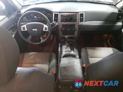 Zdjęcie 8 z 13 samochodu: 2009 JEEP GRAND CHEROKEE LAREDO VIN:1J8GR48K99C519814 - miniatura