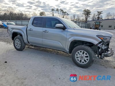 Czwarte zdjęcie samochodu z boku: 2026 TOYOTA TACOMA DOUBLE CAB VIN:3TMLB5JN8TM211169 - miniatura