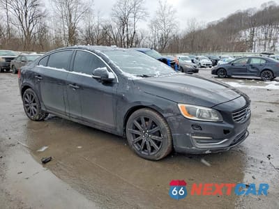 Czwarte zdjęcie samochodu z boku: 2016 VOLVO S60 PLATINUM VIN:LYV612TM5GB088929 - miniatura