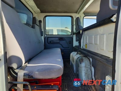 Zdjęcie 10 z 13 samochodu: 2019 ISUZU NPR HD CREW CAB FLATBED TRUCK VIN:54DC4J1B6KS813210 - miniatura