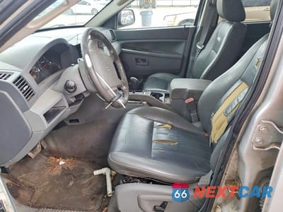 Zdjęcie 7 z 12 samochodu: 2006 JEEP GRAND CHEROKEE LAREDO VIN:1J4GR48K86C214043 - miniatura