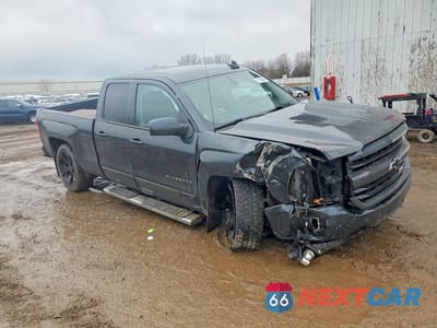 Czwarte zdjęcie samochodu z boku: 2019 CHEVROLET SILVERADO LD K1500 LT VIN:2GCVKPECXK1190909 - miniatura