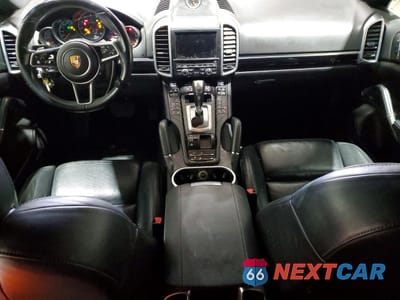 Zdjęcie 8 z 13 samochodu: 2016 PORSCHE CAYENNE VIN:WP1AA2A27GLA03644 - miniatura