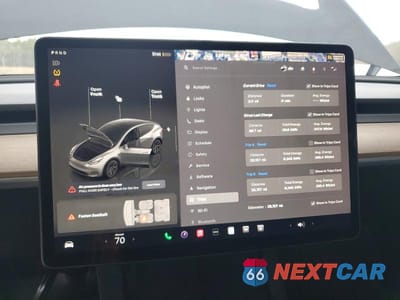 Zdjęcie 9 z 11 samochodu: 2024 TESLA MODEL Y VIN:7SAYGDED5RA332516 - miniatura