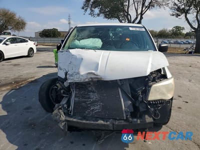 Piąte zdjęcie samochodu w środku: 2013 DODGE GRAND CARAVAN SE VIN:2C4RDGBG7DR814236 - miniatura