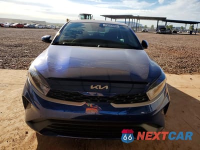 Piąte zdjęcie samochodu w środku: 2023 KIA FORTE LXS VIN:3KPF24AD9PE693178 - miniatura