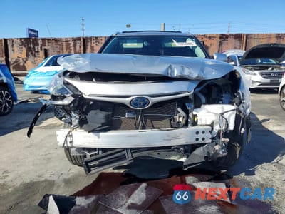 Piąte zdjęcie samochodu w środku: 2023 TOYOTA HIGHLANDER HYBRID XLE VIN:5TDKARAH3PS019499 - miniatura