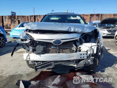 Piąte zdjęcie samochodu w środku: 2023 TOYOTA HIGHLANDER HYBRID XLE VIN:5TDKARAH3PS019499 - miniatura