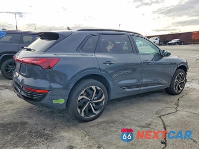Trzecie zdjęcie samochodu z tyłu: 2024 AUDI Q8 E-TRON PREMIUM PLUS VIN:WA15AAGE3RB011421 - miniatura