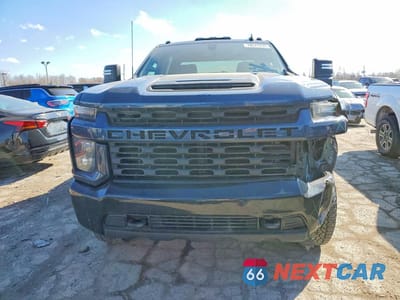 Piąte zdjęcie samochodu w środku: 2021 CHEVROLET SILVERADO K2500 CUSTOM VIN:1GC4YME72MF248258 - miniatura