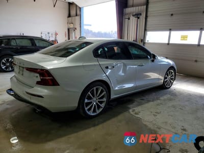 Trzecie zdjęcie samochodu z tyłu: 2019 VOLVO S60 T6 MOMENTUM VIN:7JRA22TK1KG003556 - miniatura