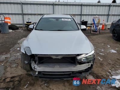 Piąte zdjęcie samochodu w środku: 2017 BMW 330 XI VIN:WBA8K3C56HK678657 - miniatura