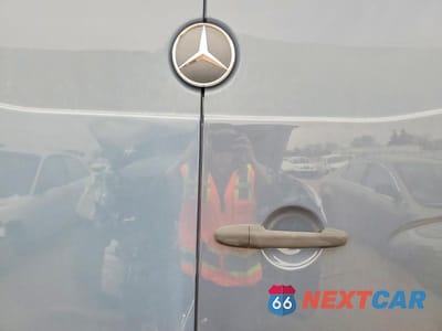 Zdjęcie 10 z 12 samochodu: 2018 MERCEDES BENZ SPRINTER 2500 DELIVERY VAN VIN:WD3PE7CD9JP630786 - miniatura