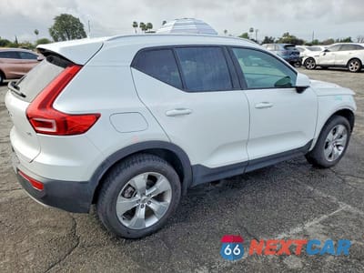 Trzecie zdjęcie samochodu z tyłu: 2022 VOLVO XC40 T4 MOMENTUM VIN:YV4AC2HKXN2773743 - miniatura