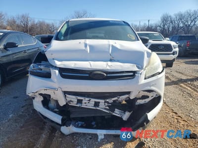 Piąte zdjęcie samochodu w środku: 2016 FORD ESCAPE S VIN:1FMCU0F71GUB70923 - miniatura