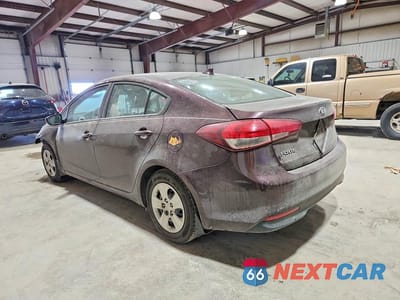 Drugie zdjęcie samochodu z przodu: 2018 KIA FORTE LX VIN:3KPFK4A70JE258387 - miniatura