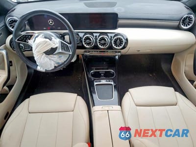 Zdjęcie 8 z 11 samochodu: 2025 MERCEDES-BENZ CLA 250 4MATIC VIN:W1K5J4HB2SN540803 - miniatura