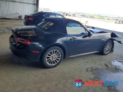 Trzecie zdjęcie samochodu z tyłu: 2017 FIAT 124 SPIDER CLASSICA VIN:JC1NFAEK2H0127393 - miniatura