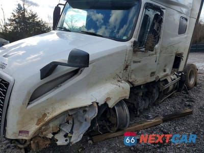 Zdjęcie 9 z 10 samochodu: 2020 VOLVO VN VNL - SEMI TRUCK VIN:4V4NC9TH4LN253305 - miniatura