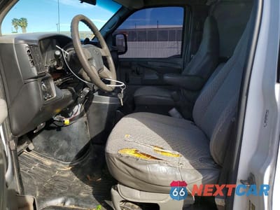 Zdjęcie 7 z 12 samochodu: 2004 CHEVROLET EXPRESS G3500 VIN:1GCHG35U741246667 - miniatura