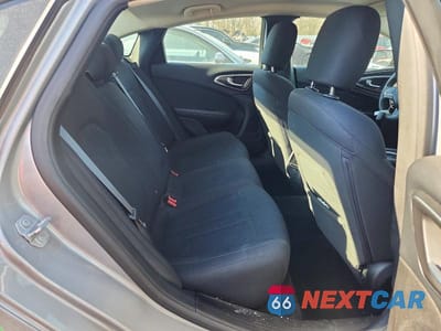 Zdjęcie 10 z 12 samochodu: 2016 CHRYSLER 200 LIMITED VIN:1C3CCCAB7GN144099 - miniatura