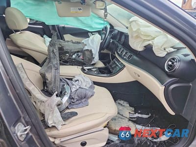 Zdjęcie 7 z 12 samochodu: 2017 MERCEDES-BENZ E 300 4MATIC VIN:WDDZF4KB9HA118863 - miniatura