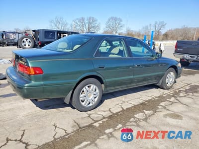 Trzecie zdjęcie samochodu z tyłu: 2001 TOYOTA CAMRY LE VIN:4T1BG22K51U817937 - miniatura