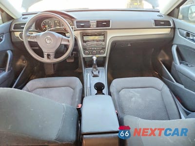 Zdjęcie 8 z 13 samochodu: 2012 VOLKSWAGEN PASSAT S VIN:1VWAH7A31CC028534 - miniatura
