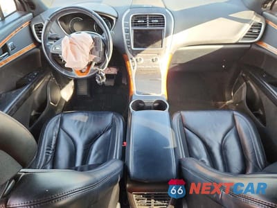 Zdjęcie 8 z 13 samochodu: 2016 LINCOLN MKX SELECT VIN:2LMTJ8KR5GBL33324 - miniatura