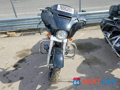 Drugie zdjęcie samochodu z przodu: 2017 HARLEY-DAVIDSON FLHX STREET GLIDE VIN:1HD1KBC33HB668213 - miniatura
