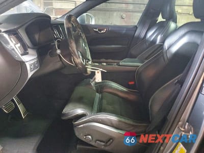 Zdjęcie 7 z 12 samochodu: 2019 VOLVO XC60 T5 R-DESIGN VIN:LYV102RM8KB236343 - miniatura