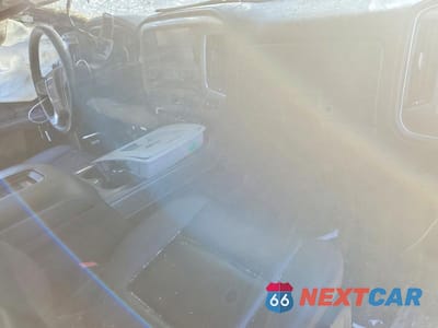 Zdjęcie 8 z 11 samochodu: 2018 GMC SIERRA K1500 SLT VIN:1GTV2NEC8JZ147034 - miniatura