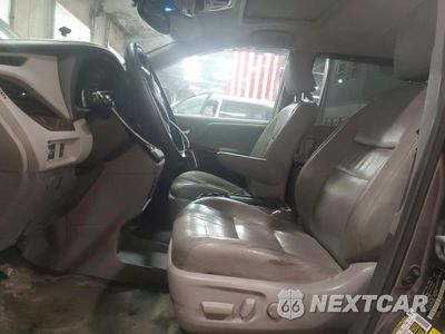 Zdjęcie 7 z 15 samochodu: 2015 TOYOTA SIENNA XLE VIN:5TDYK3DC4FS552951 - miniatura