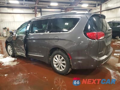 Drugie zdjęcie samochodu z przodu: 2017 CHRYSLER PACIFICA TOURING L VIN:2C4RC1BG4HR654144 - miniatura
