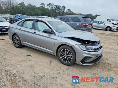 Czwarte zdjęcie samochodu z boku: 2025 VOLKSWAGEN JETTA SPORT VIN:3VWBX7BU3SM076029 - miniatura