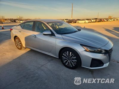 Czwarte zdjęcie samochodu z boku: 2023 NISSAN ALTIMA SV VIN:1N4BL4DV8PN368281 - miniatura