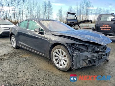 Czwarte zdjęcie samochodu z boku: 2018 TESLA MODEL S VIN:5YJSA1E24JF293796 - miniatura