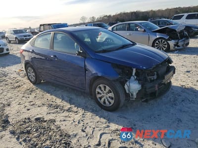 Czwarte zdjęcie samochodu z boku: 2017 HYUNDAI ACCENT SE VIN:KMHCT4AE2HU322127 - miniatura