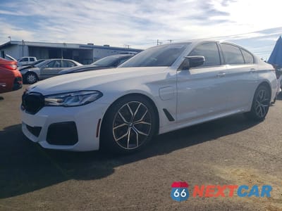 2021 BMW 530E WBA13AG06MCF92046 - główne zdjęcie licytacji z USA - miniatura