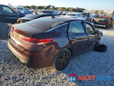 Trzecie zdjęcie samochodu z tyłu: 2020 KIA OPTIMA LX VIN:5XXGT4L32LG428318 - miniatura