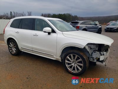 Czwarte zdjęcie samochodu z boku: 2016 VOLVO XC90 T6 VIN:YV4A22PL8G1014580 - miniatura