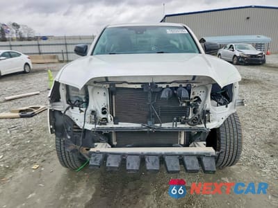 Piąte zdjęcie samochodu w środku: 2018 TOYOTA TACOMA SR5 V6 VIN:5TFAZ5CN2JX068694 - miniatura